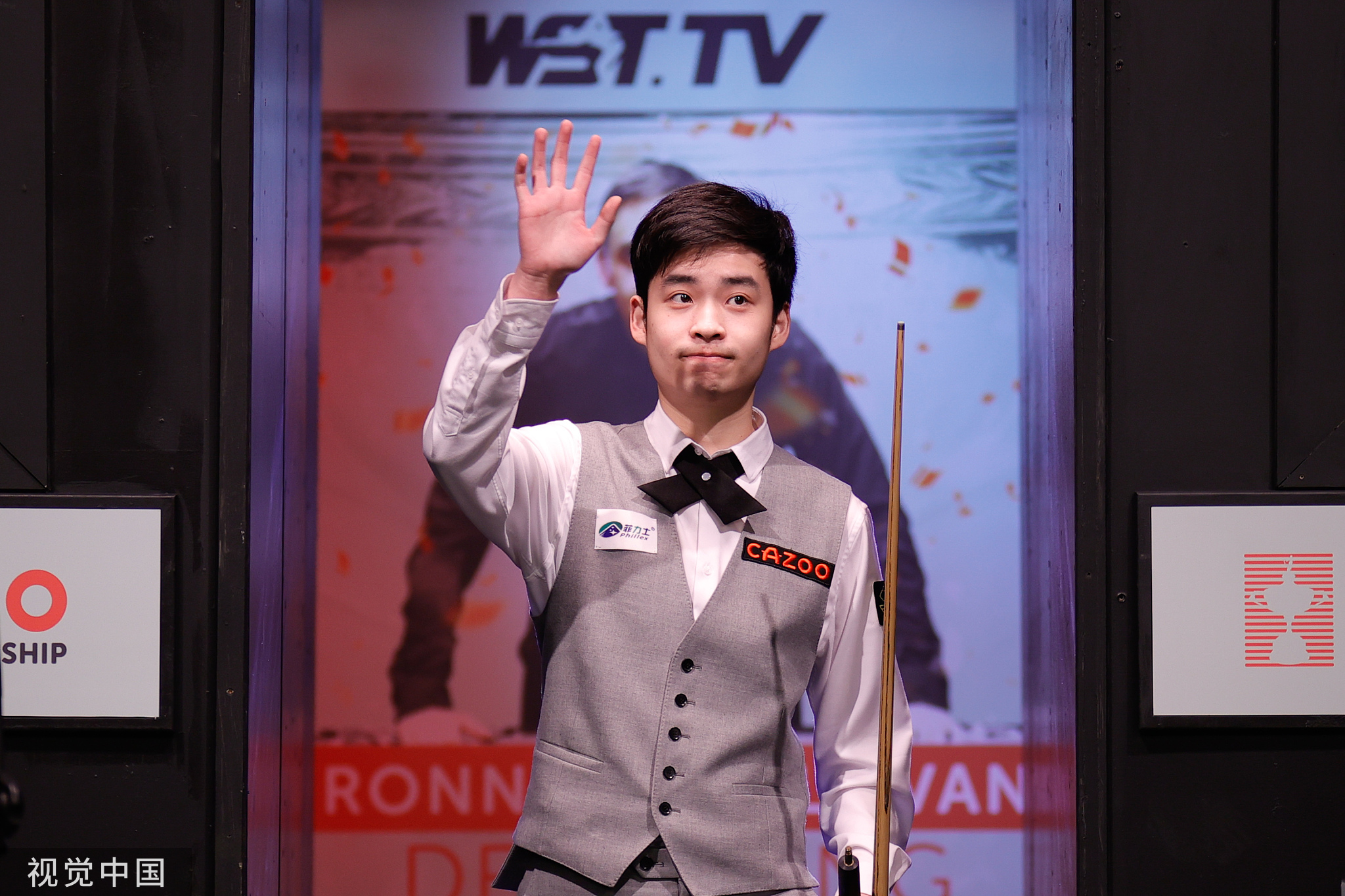 他不仅凭借 他不仅凭借