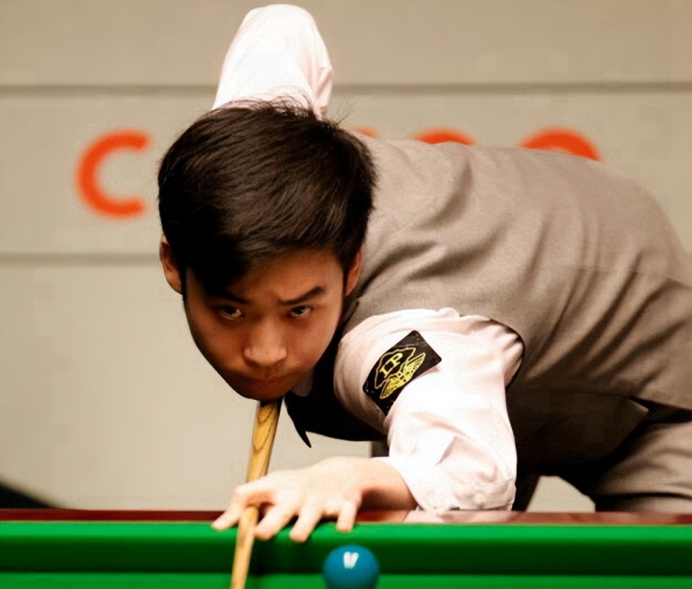 他的成就不 他的成就不